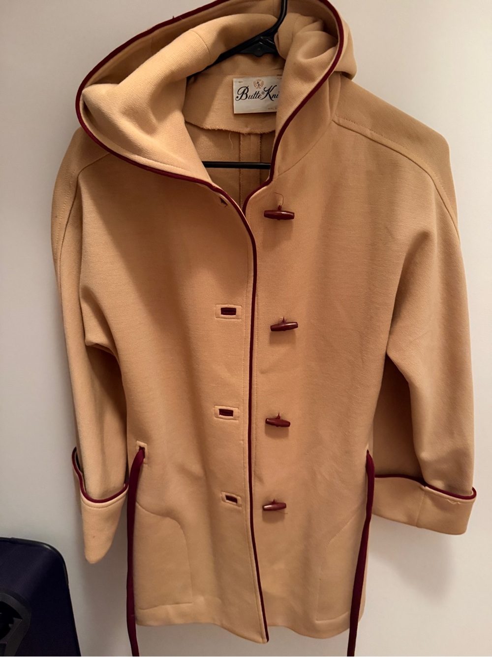 Butte Knit Vintage 60s - wool hooded Toggle Coat in Camel w/ Burgundy trim